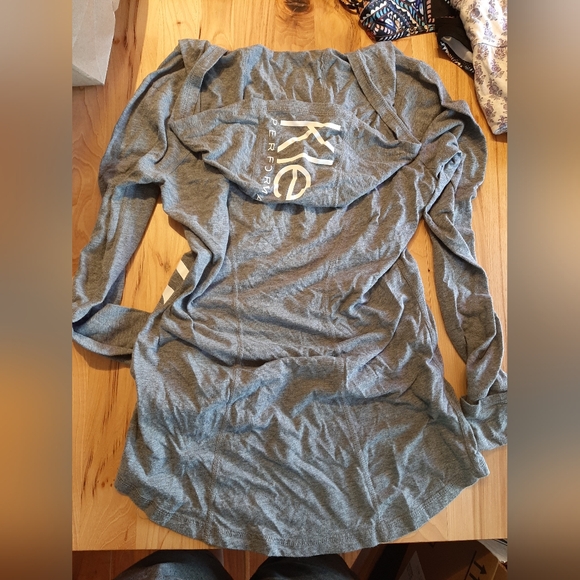 Calvin Klein hooded long sleeve. - Picture 3 of 3